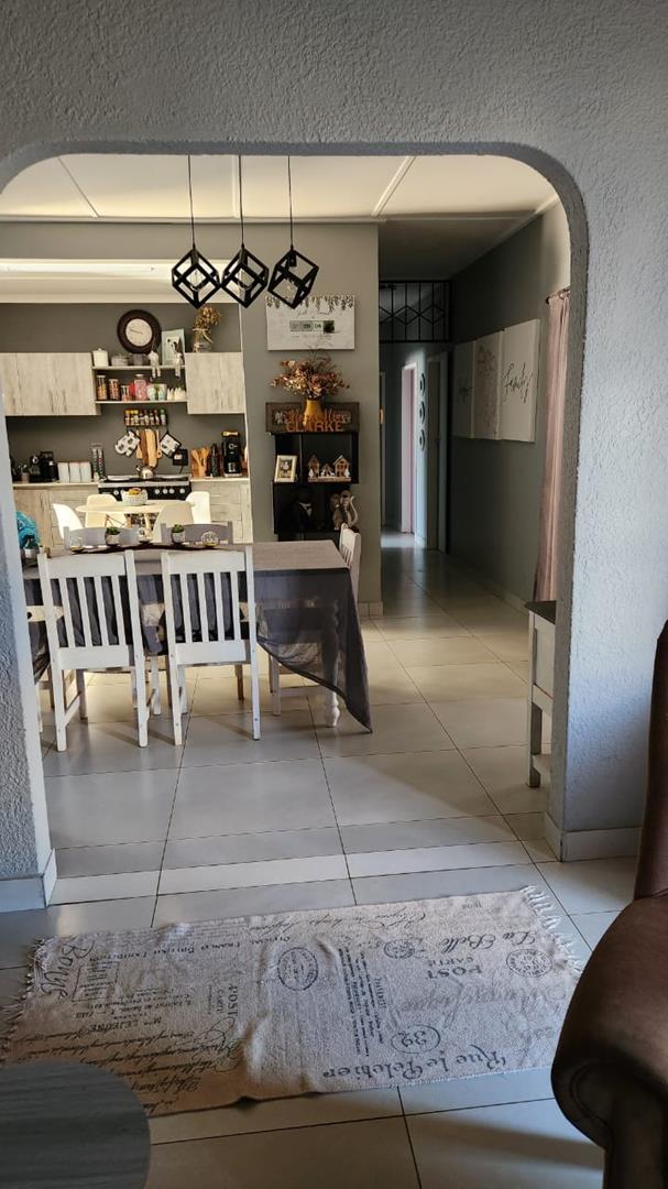 4 Bedroom Property for Sale in Carters Glen Northern Cape